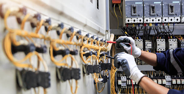 Professional Electrician technician working in Kennesaw, GA